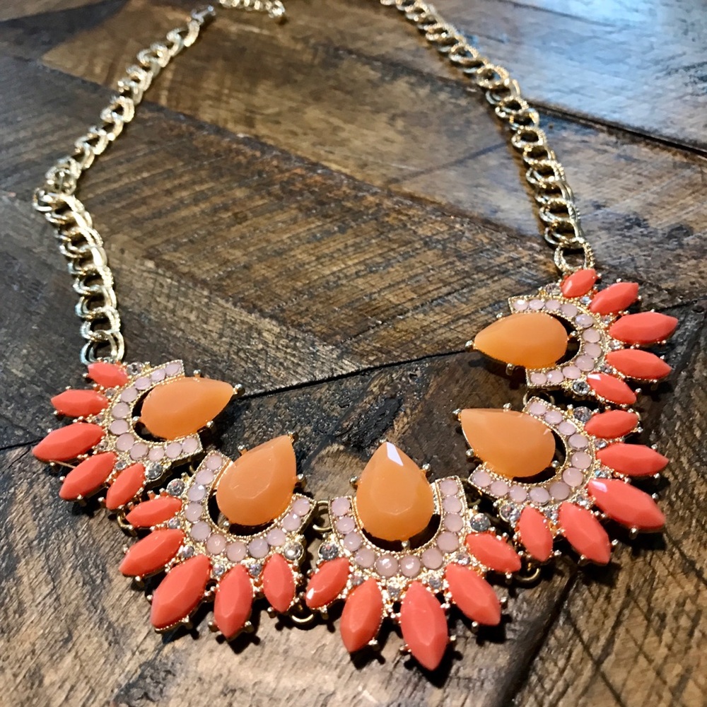 Coral/pink and gold necklace